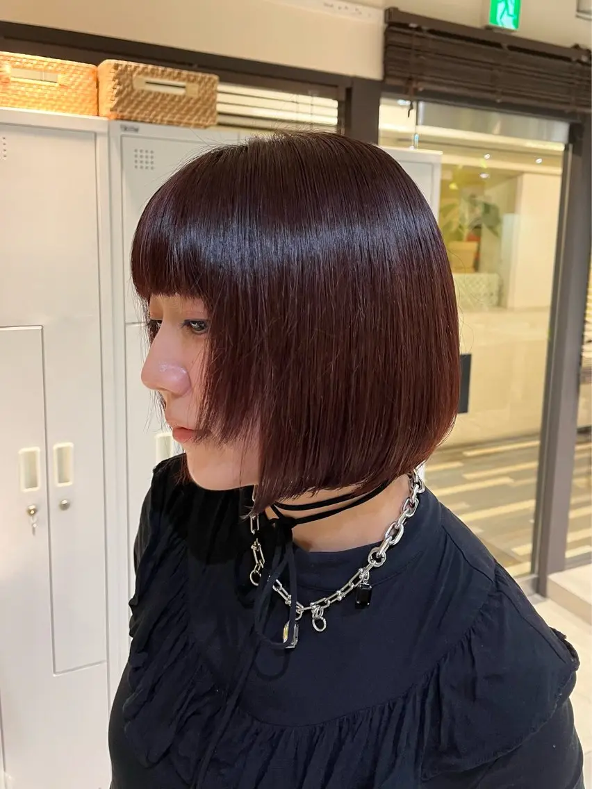 ショート カラー ブラウンカラー レッドカラー レッドブラウン 安来柚乃 ヤスキユノのヘアスタイル