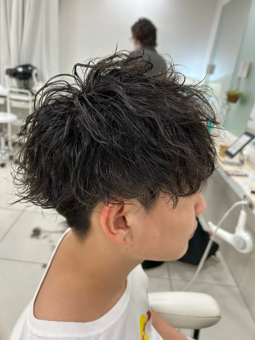 パーマ メンズ 崎山 紗吏のヘアスタイル