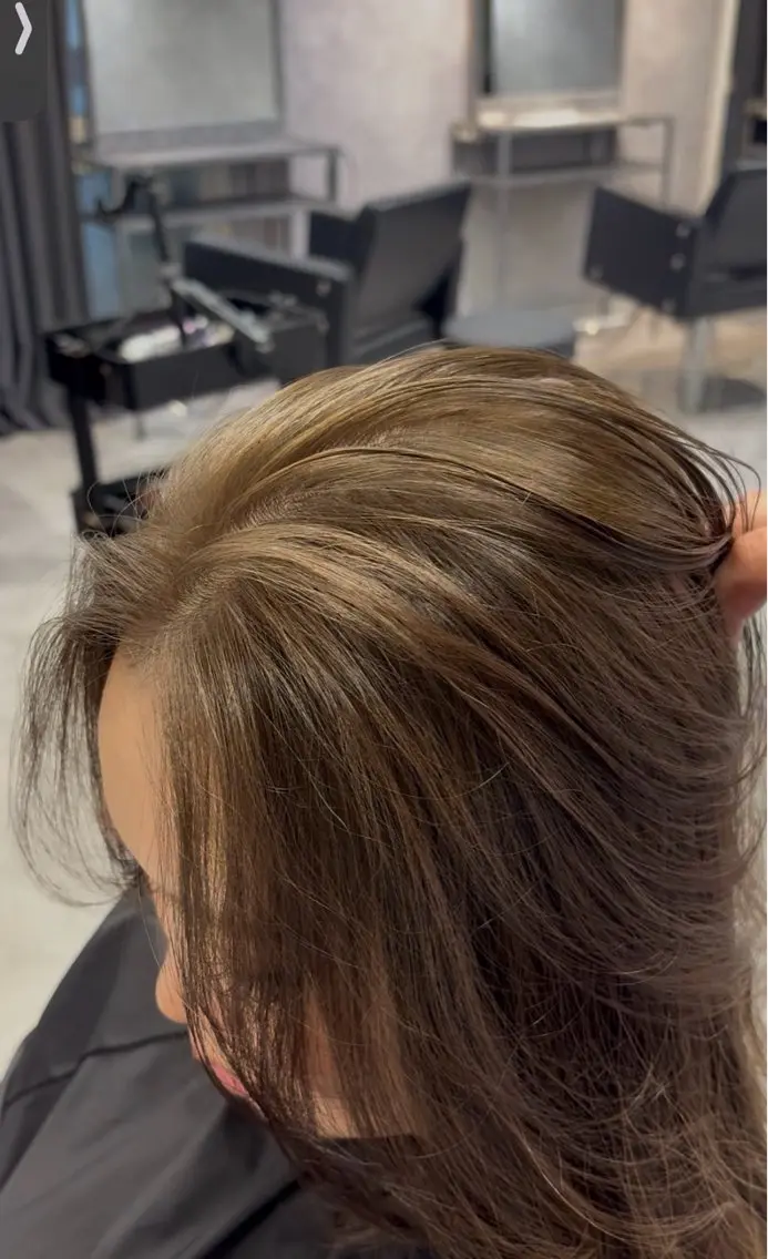 カラー ベージュカラー オリーブベージュ ヘアカラー 柔ベージュ、上品 ／ボブ　ユミのヘアスタイル