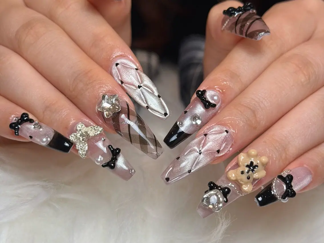 ネイル アートネイル オーロラネイル フレンチネイル ジェルネイル グラデーション ハンドネイル Luci Nail Shinokuboのネイルデザイン