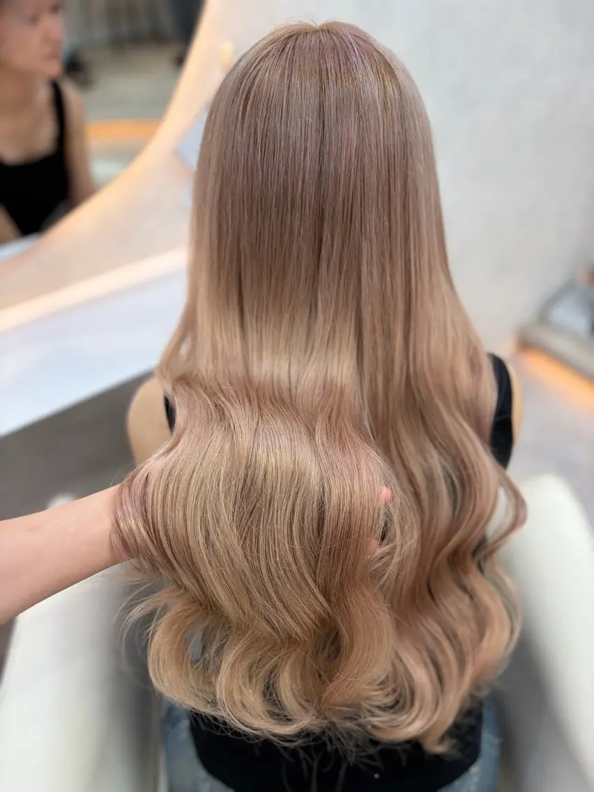 ロング ヘアカラー 🧸るい🧸 モデル募集中🪽🫧のヘアスタイル