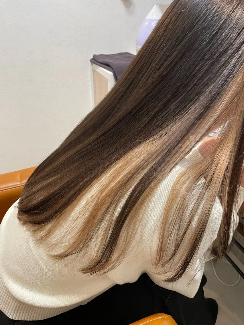 【✨ケアブリーチメニュー✨】カット＋ インナーカラーorイヤリングカラー＋oggiottoトリートメントの写真