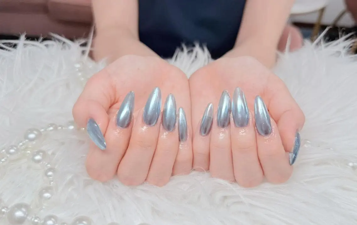 ネイル フレンチネイル ロングネイル 持ち込み ストーンネイル ワンホンネイル Melia Nailsのネイルデザイン