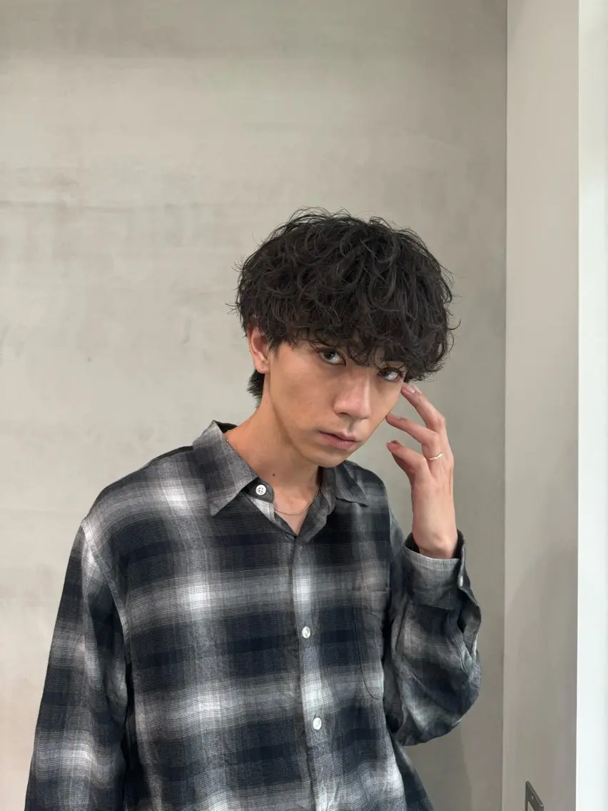 メンズ カット パーマ パーマカラー支持⭕️ 春山凜乃介のヘアスタイル