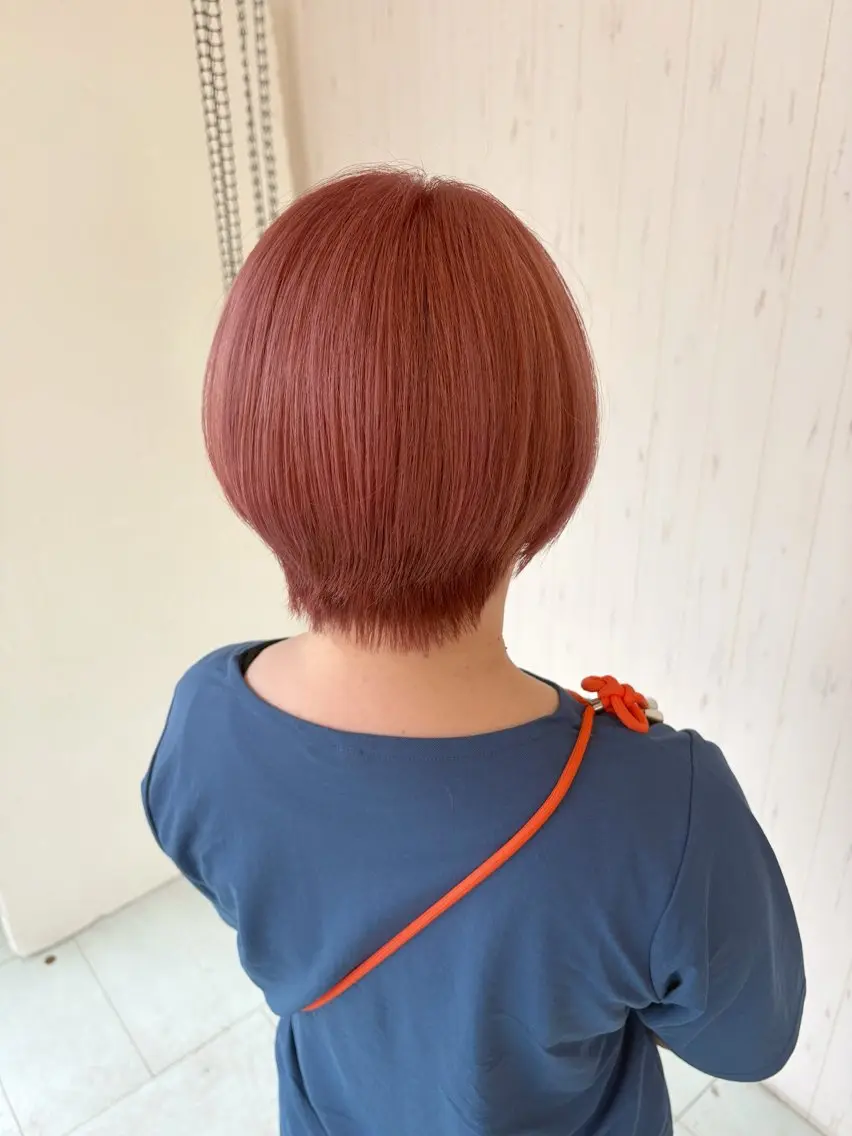 ショート カット ヘアカラー 越智 咲穂のヘアスタイル