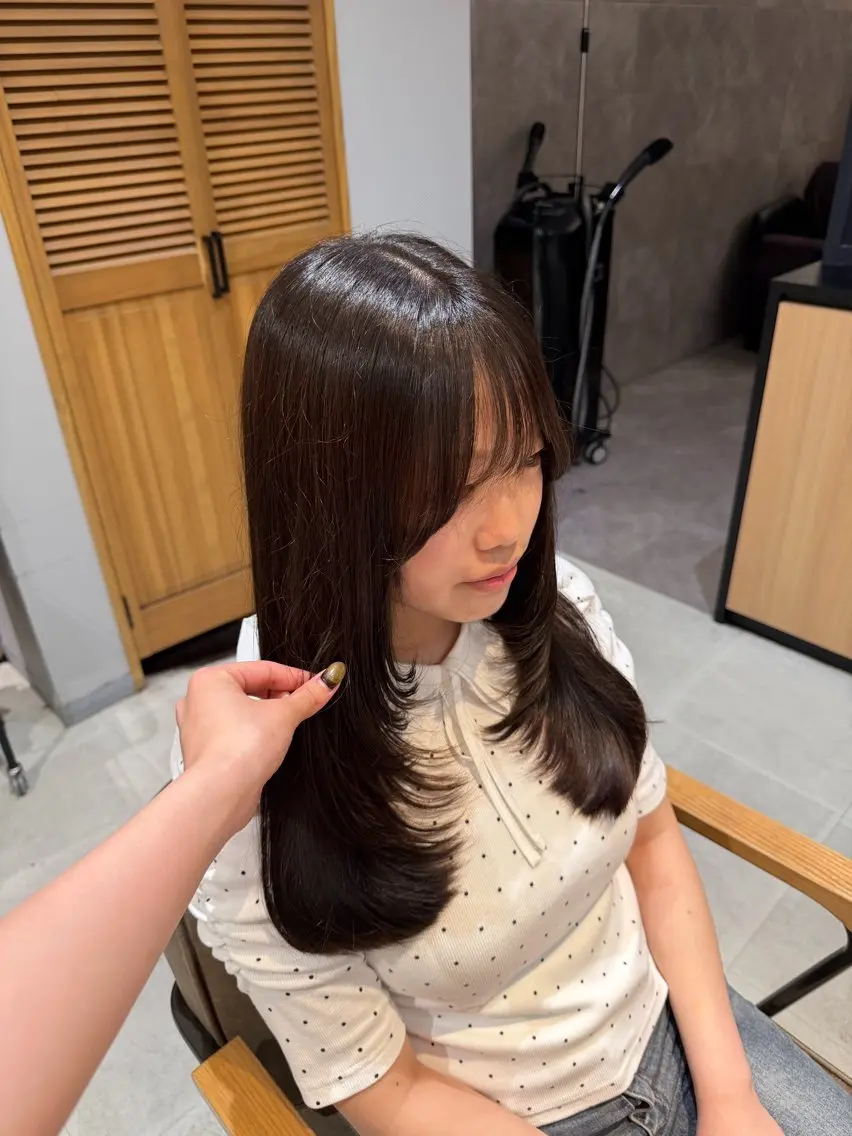 セミロング 小野寺 好花のヘアスタイル