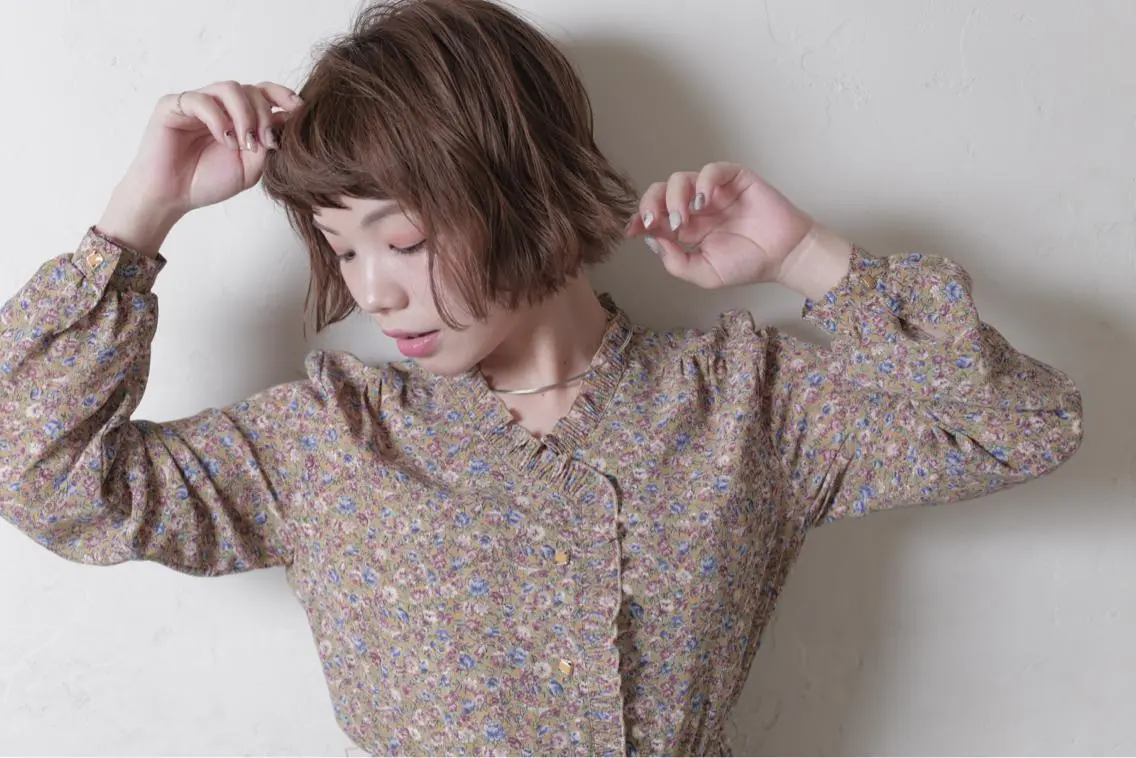 ショート カラー 切りっぱなしボブ ボブ カット ヘアカラー トリートメント うる艶カラー 🫶🏼💭mikaのヘアスタイル