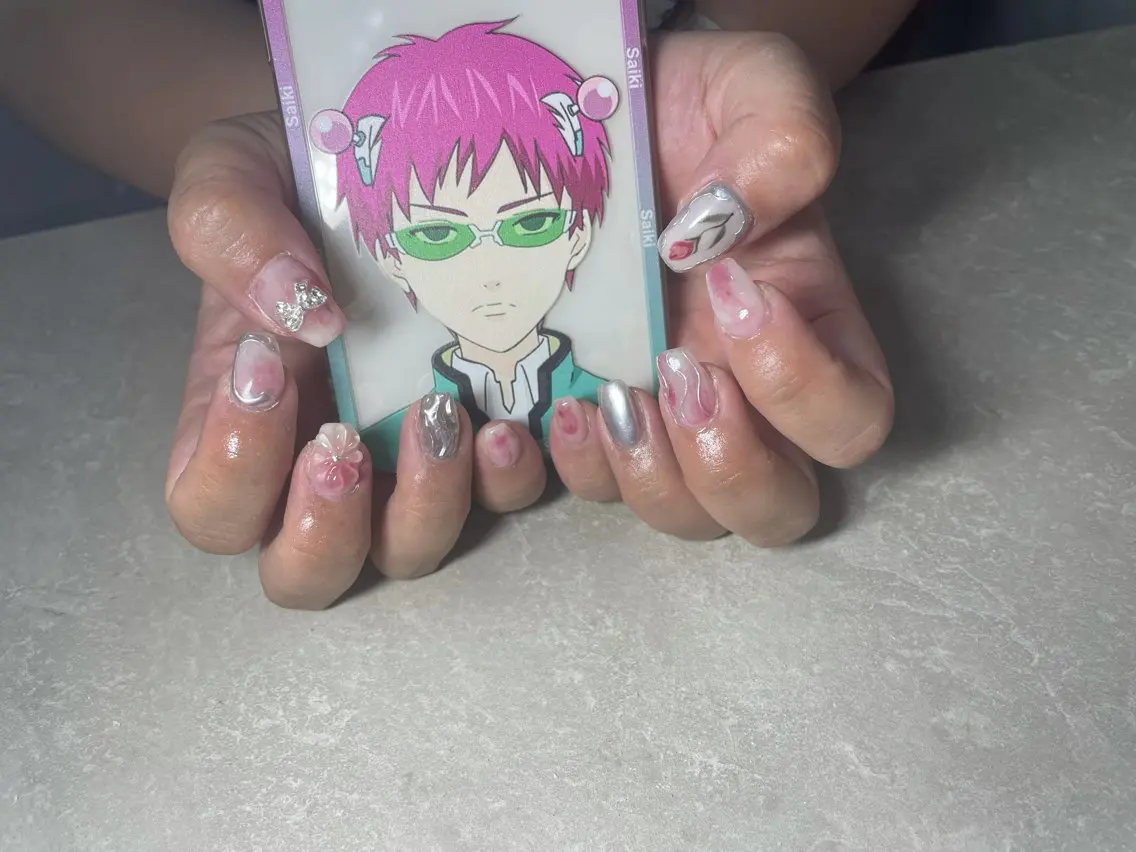 ネイル LAVISH 大和店 emi･:*+のネイルデザイン