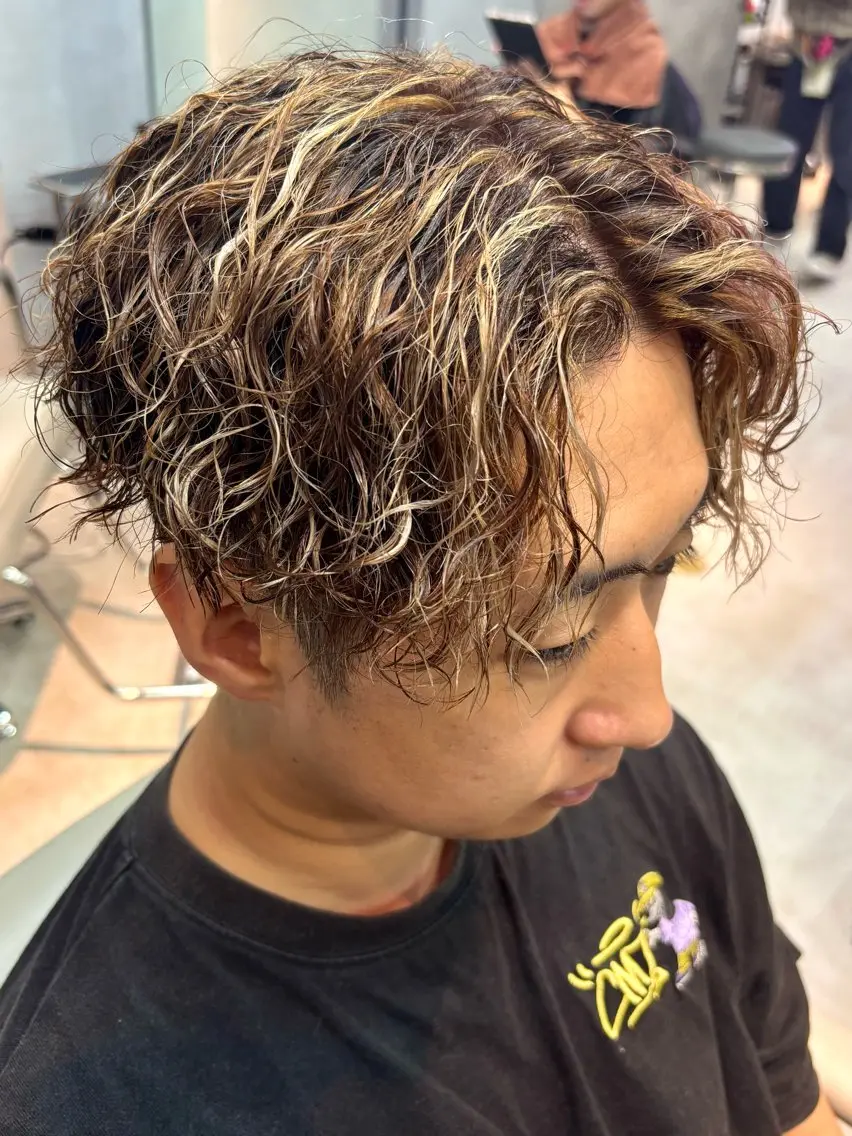 ショート カラー パーマ カット ヘアカラー パーマ メンズ特化😎パーマ メッシュ/KAITOのヘアスタイル