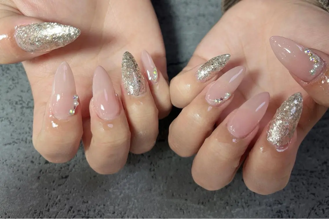 ネイル シンプルネイル ストーンネイル Mimi Nailのネイルデザイン