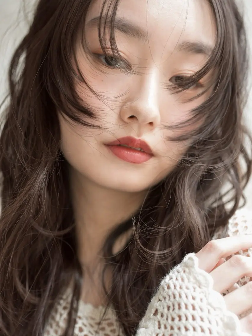 ロング カラー ベージュカラー 顔まわりレイヤー レイヤーカット 佐藤 彩奈のヘアスタイル