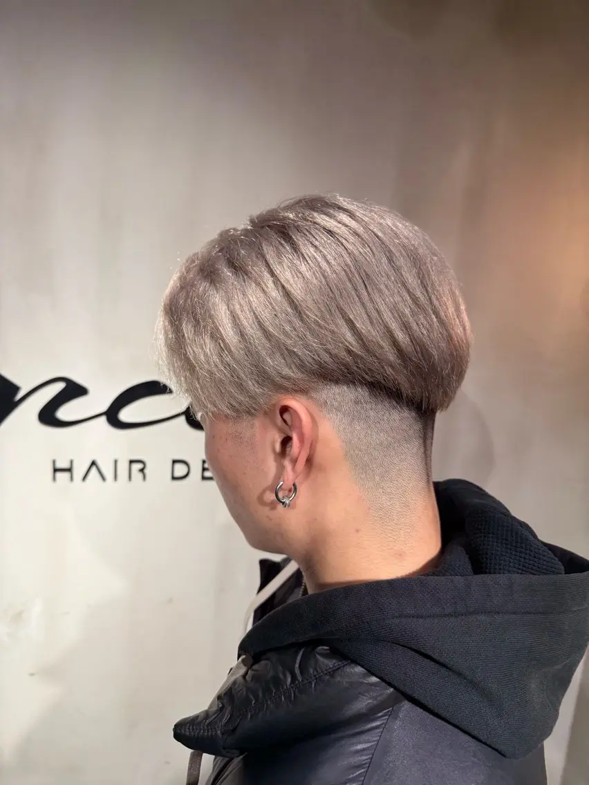 ショート かきあげバング 艶感/レイヤーカット 🌐Taketoのヘアスタイル