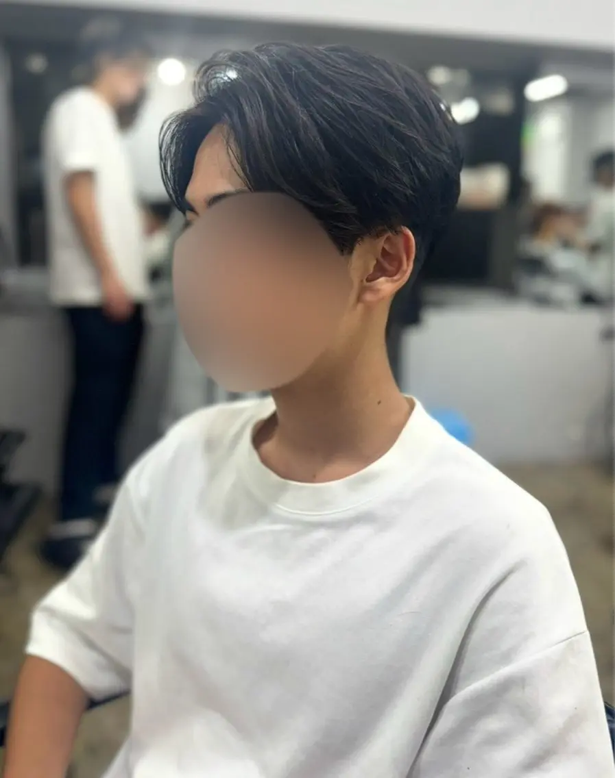 メンズ センターパート カット RU NAのヘアスタイル