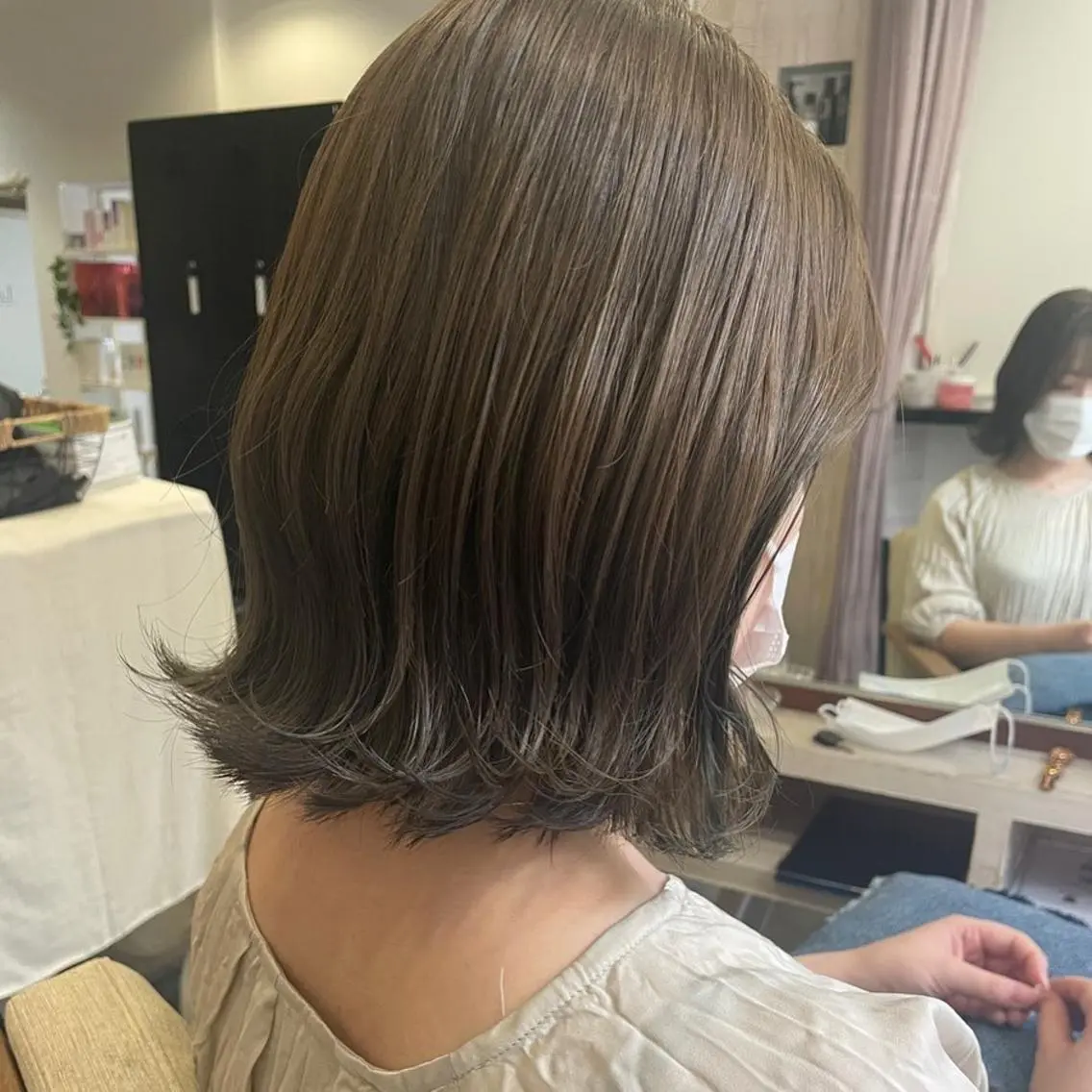 ミディアム カラー 吉村 夏椰のヘアスタイル