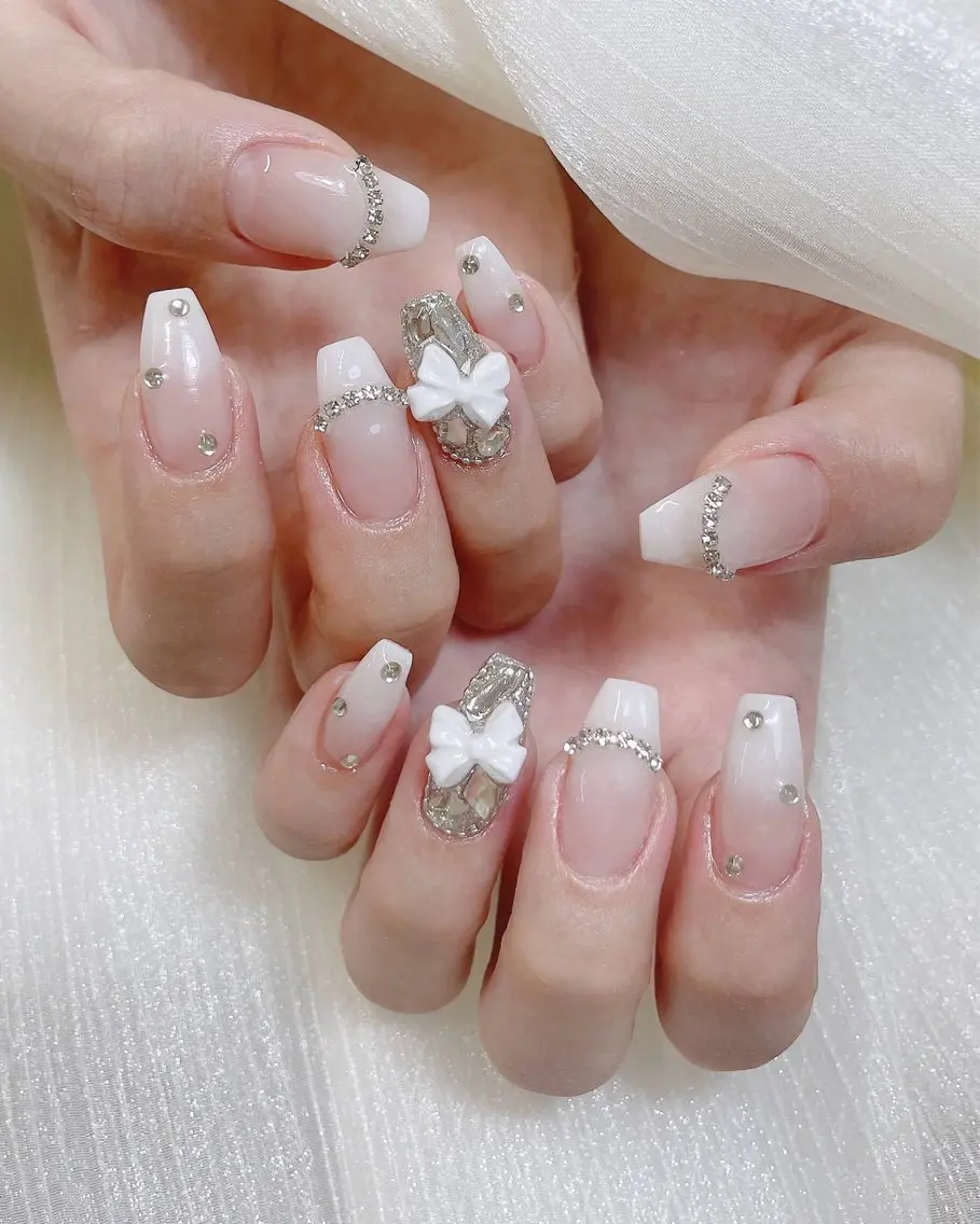 ネイル チークネイル ドット フレンチネイル ハート キラキラネイル ハンドネイル Speraネイル 大宮店🎀のネイルデザイン
