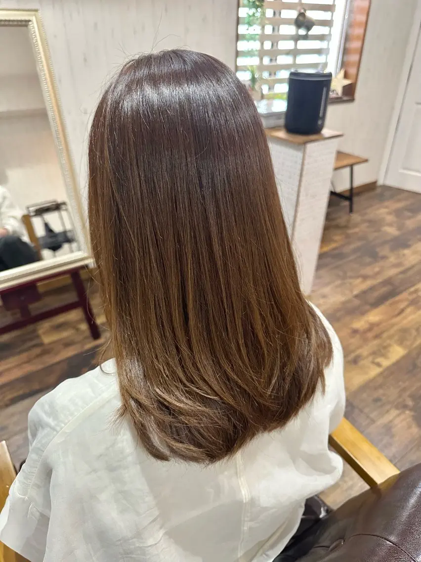 セミロング カラー ベージュカラー ブラウンカラー 透明感カラー トリートメント 西川 敏夫のヘアスタイル
