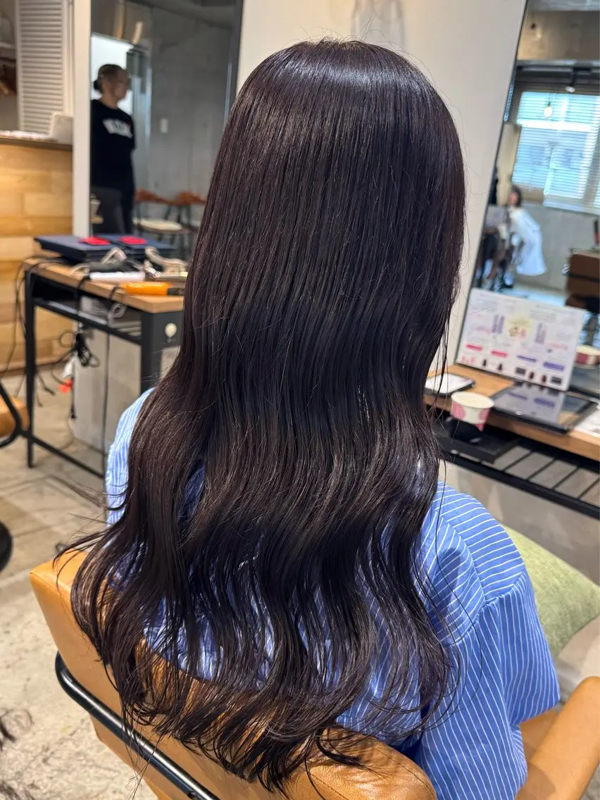 ロング カラー ヘアアレンジ ディープラベンダー ラベンダーカラー カット ヘアカラー トリートメント ヘッドスパ 🤍himari🤍 レイヤー×艶髪特化のヘアスタイル