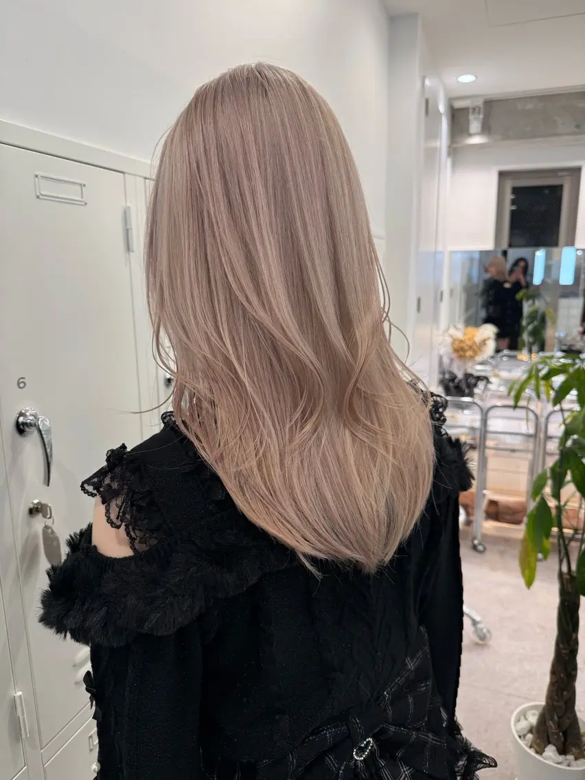 ロング ヘアカラー ⭐️透明感カラー⭐️ とうごのヘアスタイル