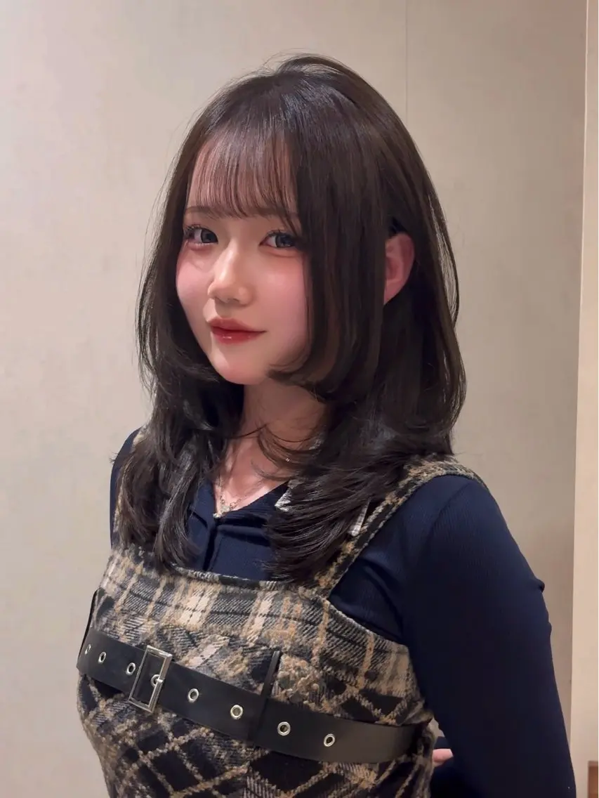 ミディアム カラー ミディアムレイヤー ブリーチ ダブルカラー グレージュ ブリーチなしカラー カット ヘアカラー 🩵福岡ブリーチなし レイヤー/紫音🩵のヘアスタイル