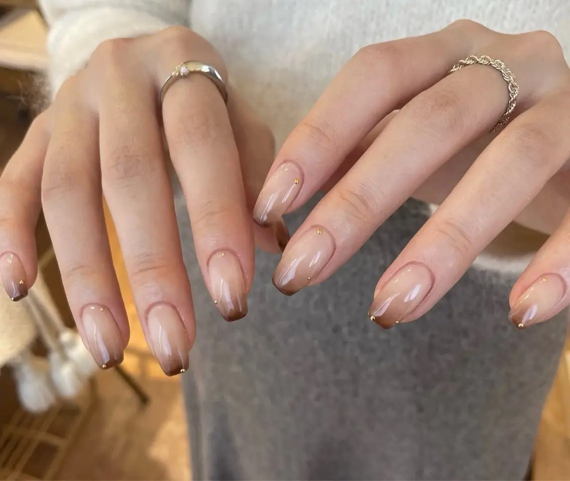 ネイル アートネイル オーロラネイル チークネイル フレンチネイル ガラスフレンチ ハンドネイル 🎀YooLi Nail salonのネイルデザイン