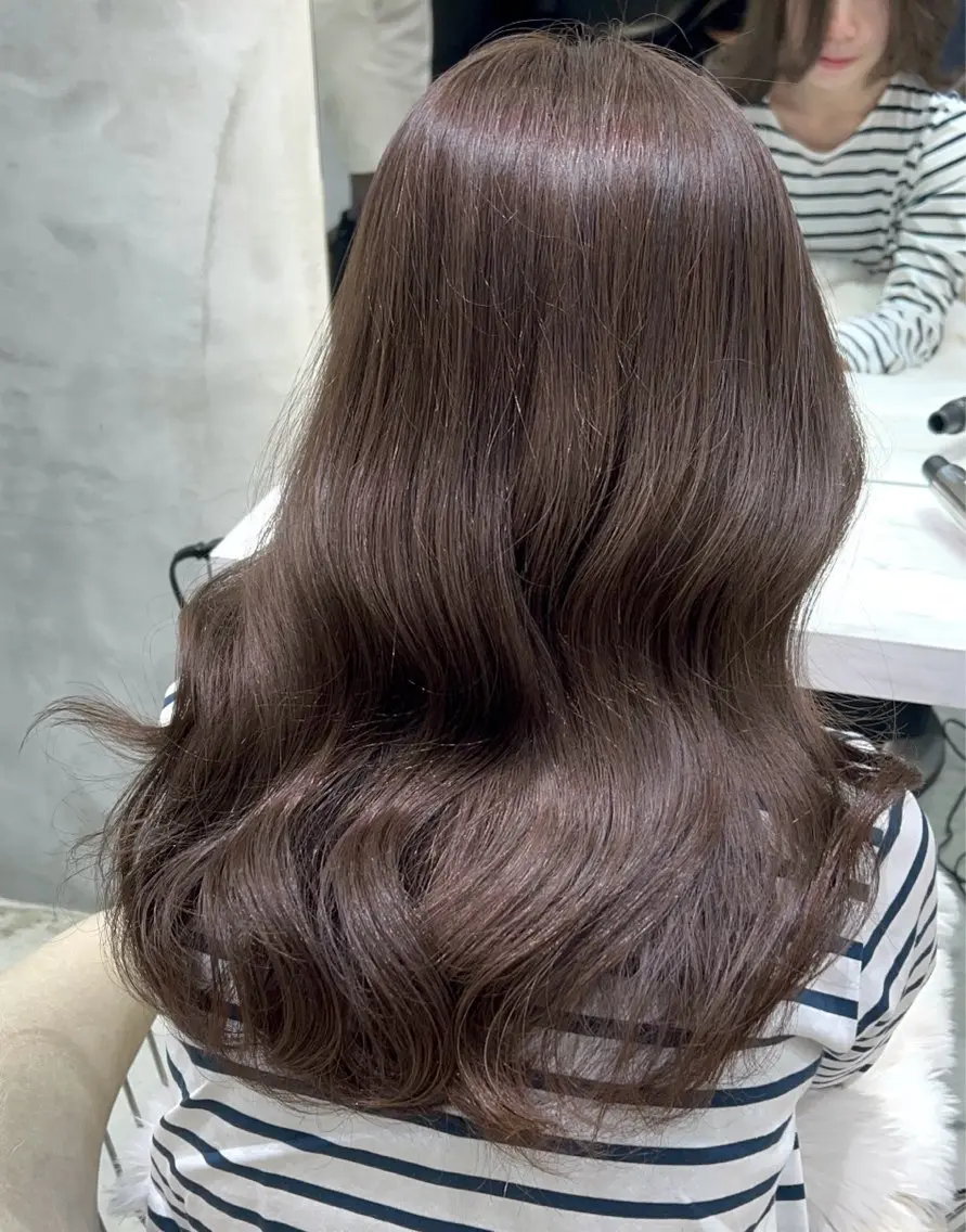 ロング カラー ベージュカラー オリーブベージュ 宮嶋 蓮のヘアスタイル