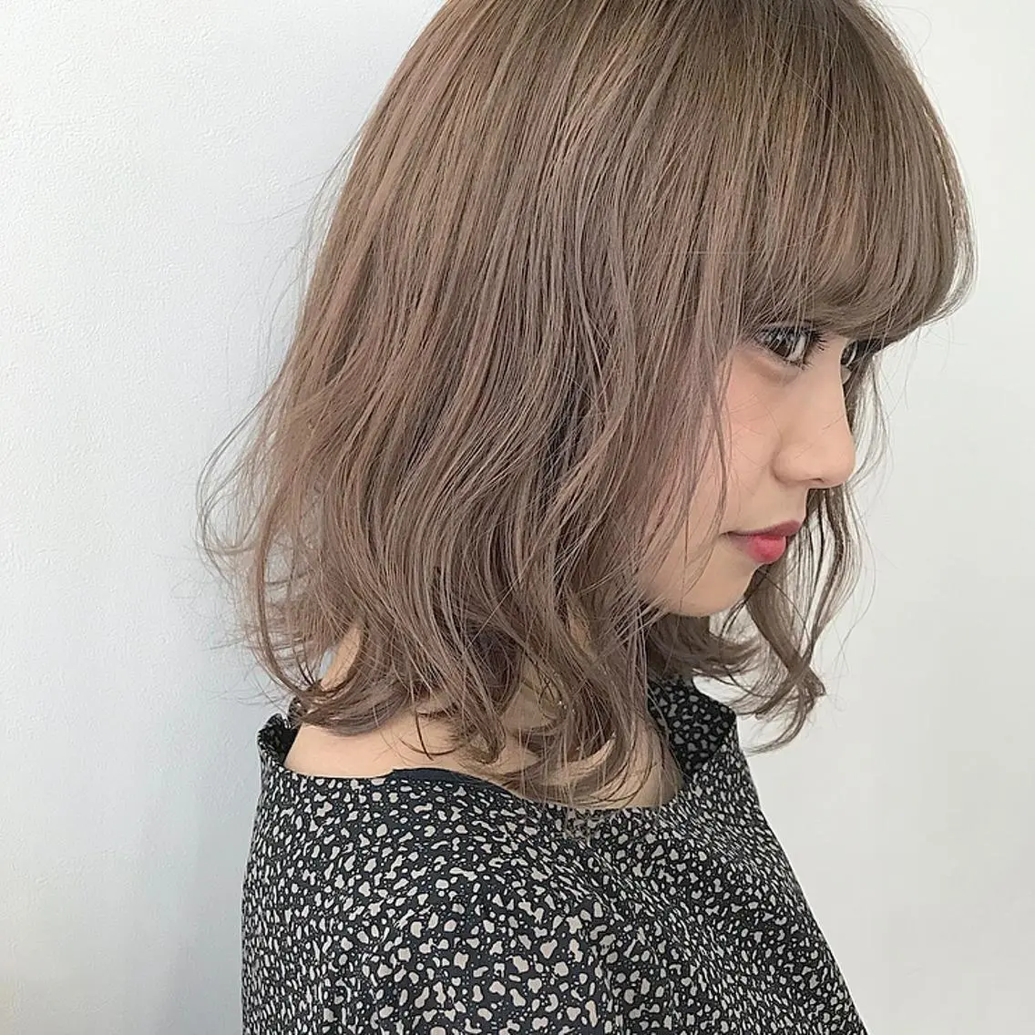 ミディアム カラー ヘアカラー トリートメント レイヤー/顔周り /AKARIのヘアスタイル