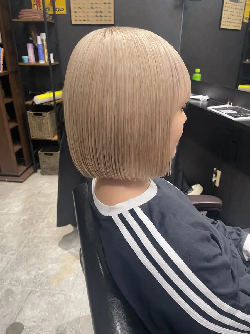 ショート 切りっぱなしボブ ボブ ハイトーン/町田 🫧HANSONのヘアスタイル