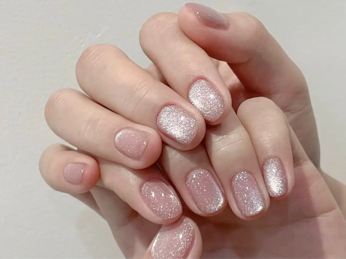 🎀チップ長さだし🎀マグネットワンカラー+10個スートンor2個大きいパーツの写真