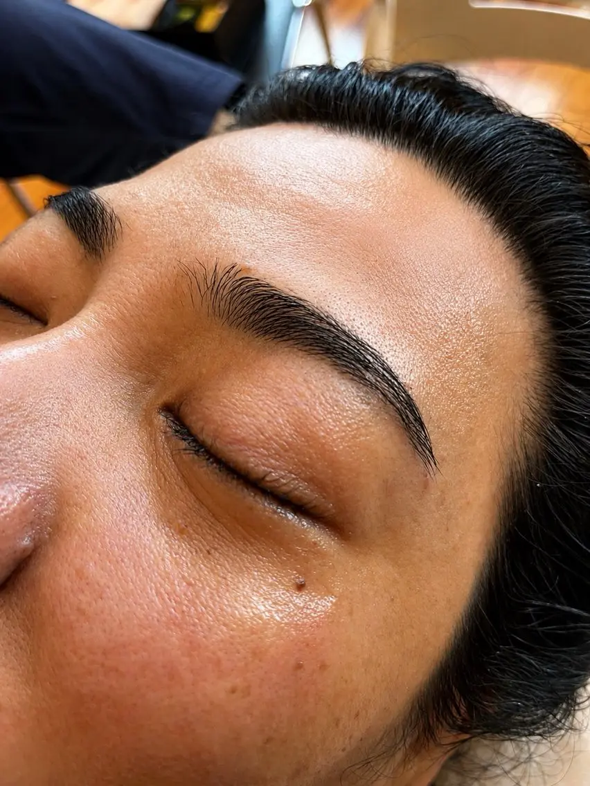眉毛デザインの写真