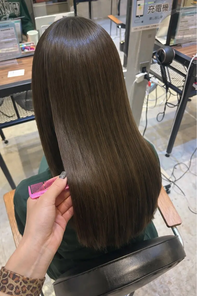 セミロング カラー ブリーチ ブラウンカラー 透明感カラー ブリーチなしカラー オリーブブラウン カット ヘアカラー 🫧MOMO おおたかの森🎀のヘアスタイル