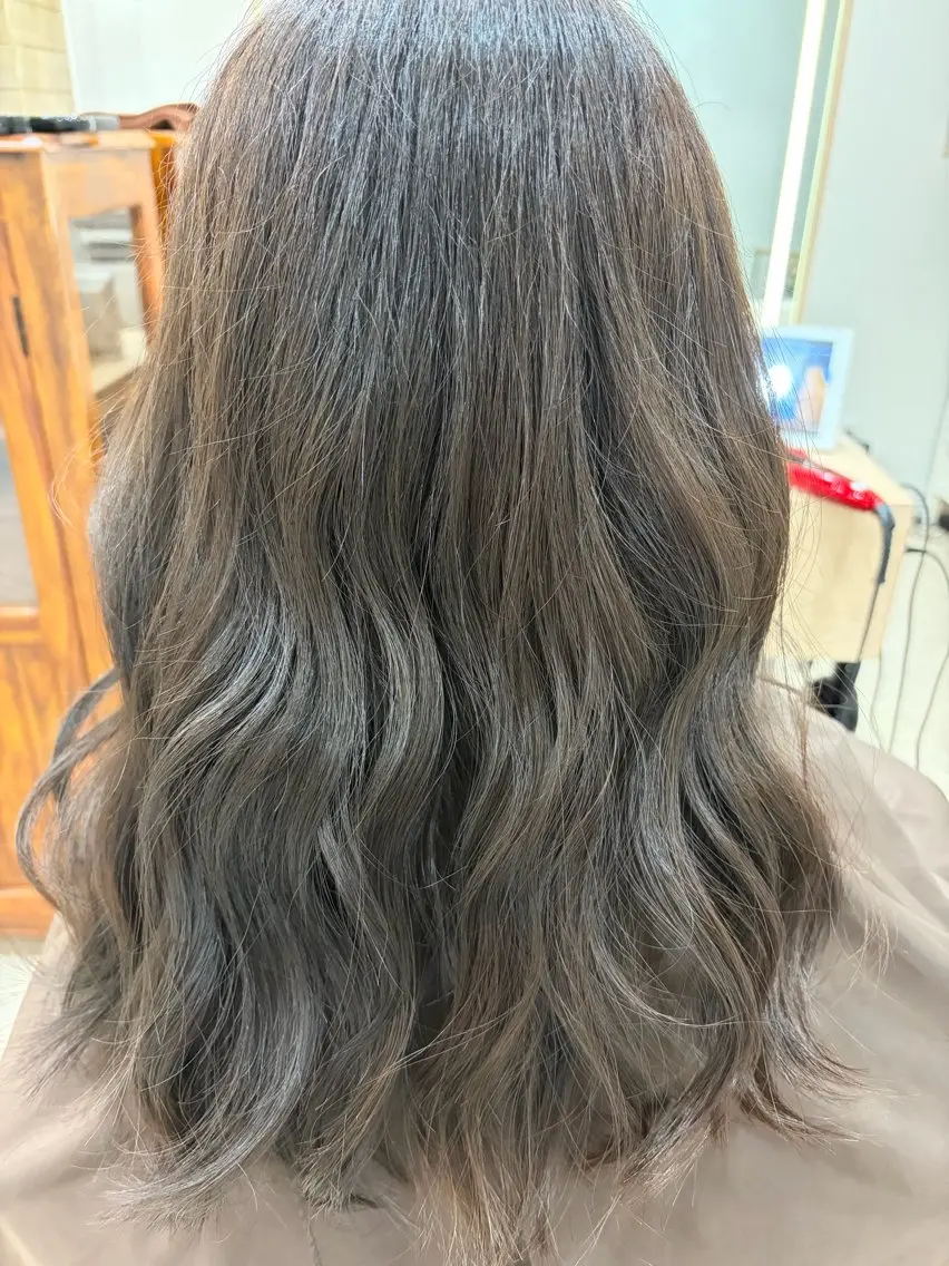 【モデルメニュー】カット+オーガニックカラー ¥1000～ (補足説明確認必須)の写真