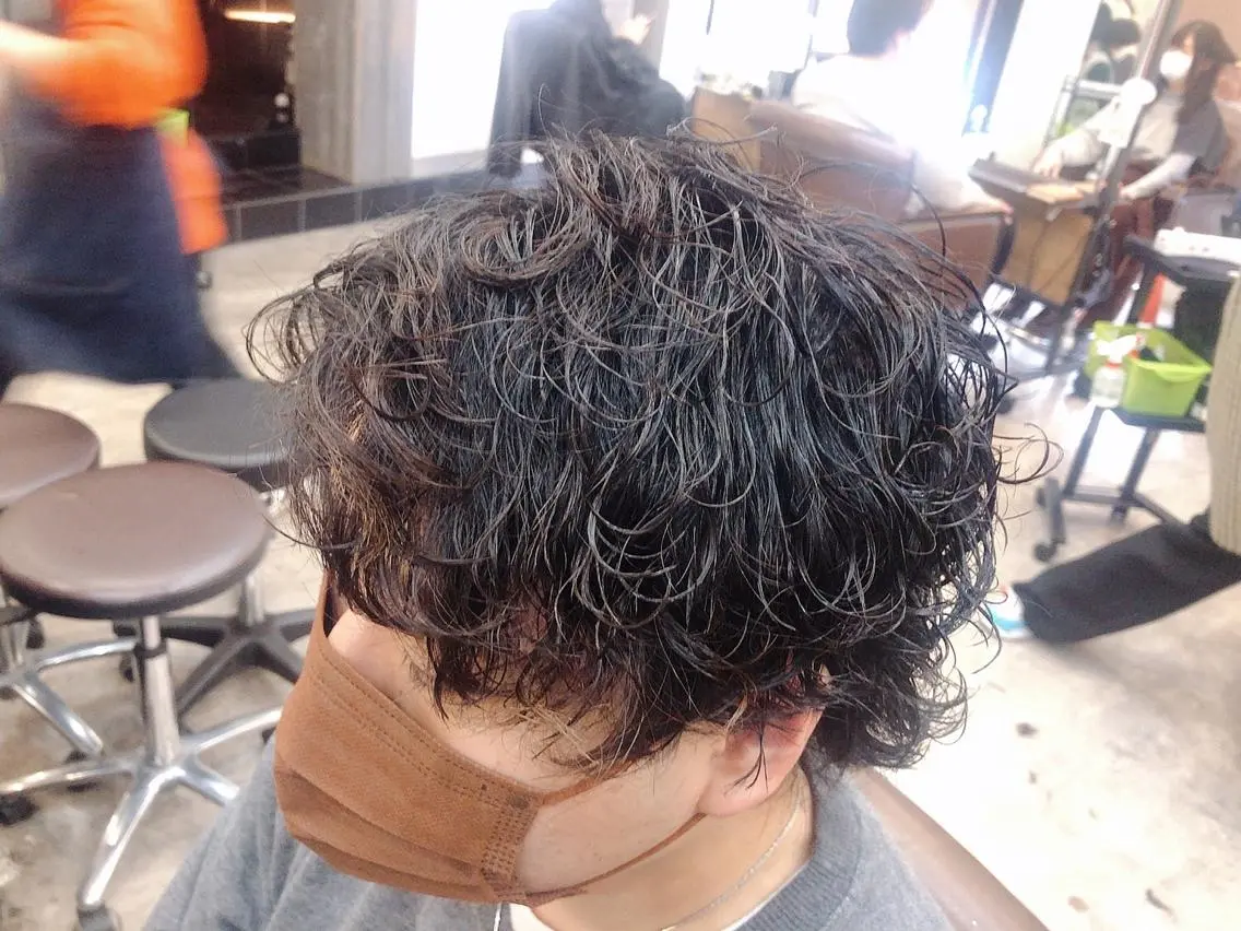 パーマ メンズ アップバング 波巻きパーマ ケイゴ【店長】 メンズパーマ特化のヘアスタイル