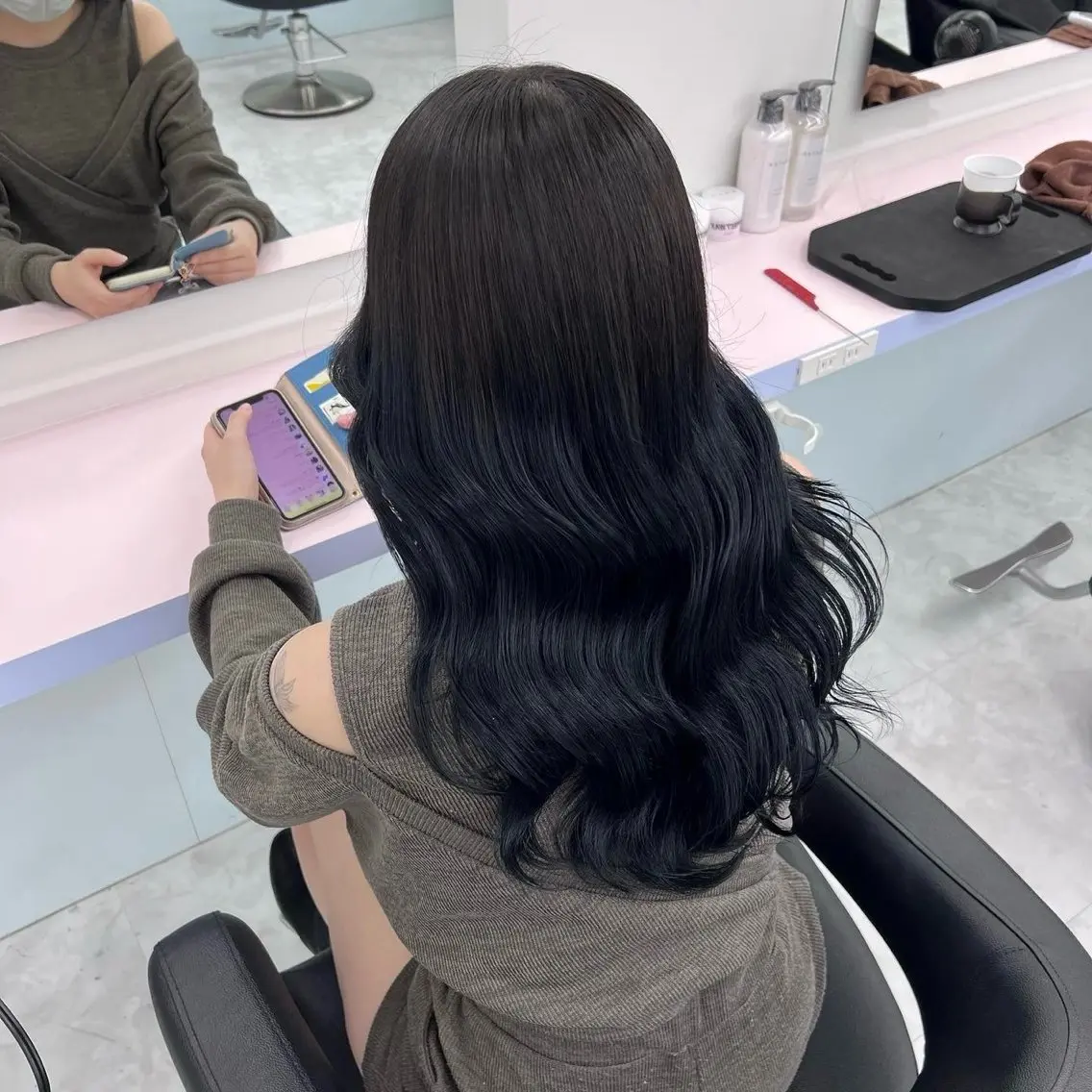 ロング カラー パーマ ヘアアレンジ 透明感ブリーチカラー 🌈TOMOHIROのヘアスタイル