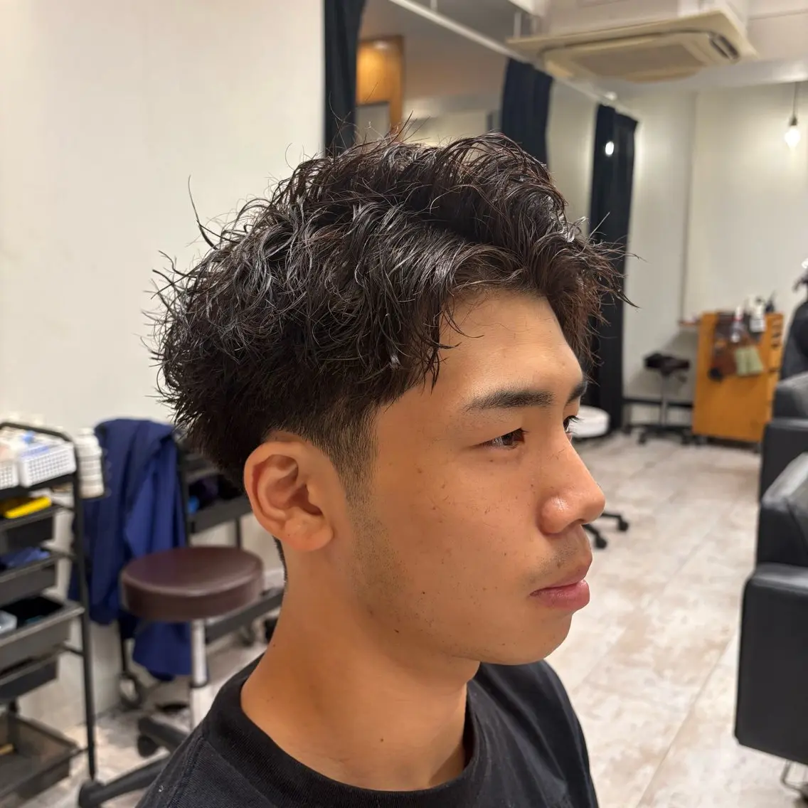 カラー パーマ メンズ メンズパーマ ツイストスパイラルパーマ ブラウンカラー ダークブラウン スパイラルパーマ 田渕 涼/メンズヘア特化のヘアスタイル