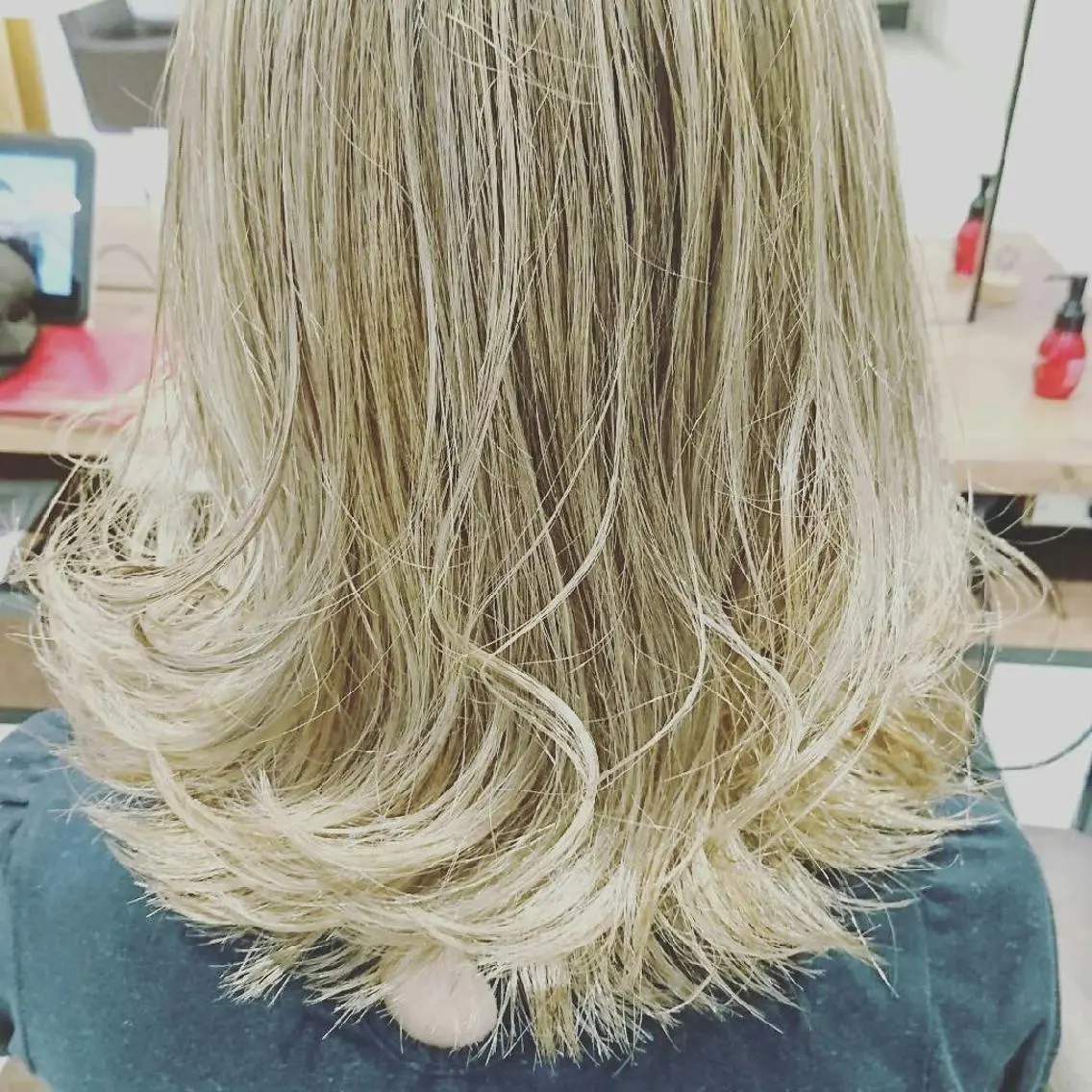 ミディアム カラー EARTH所沢店長 髪質改善 岡本 勇人のヘアスタイル