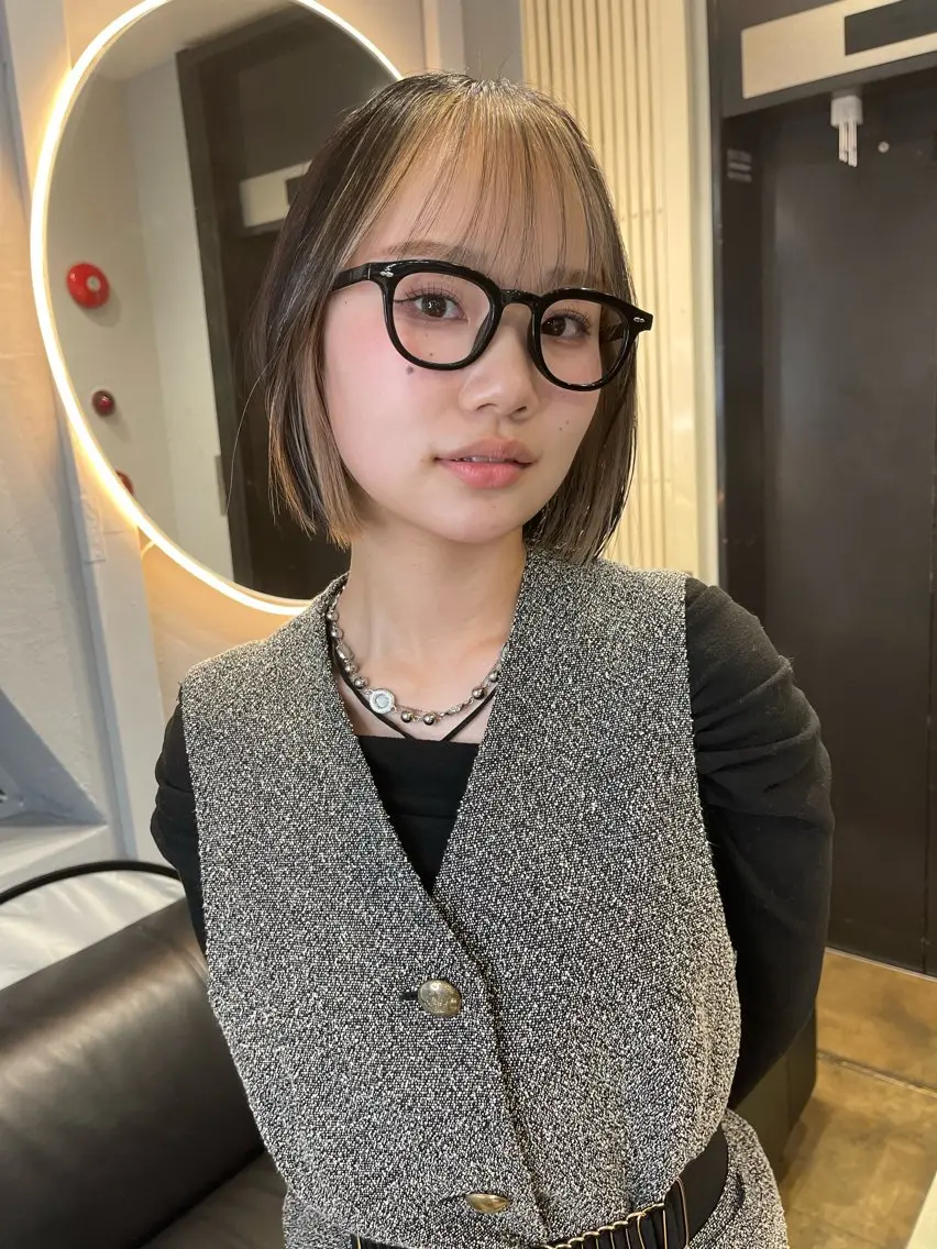 ミディアム カラー ミストバング ベージュカラー ブリーチ ケアブリーチ デザインカラー TATSUブリーチ/ ミルクティーベージュのヘアスタイル