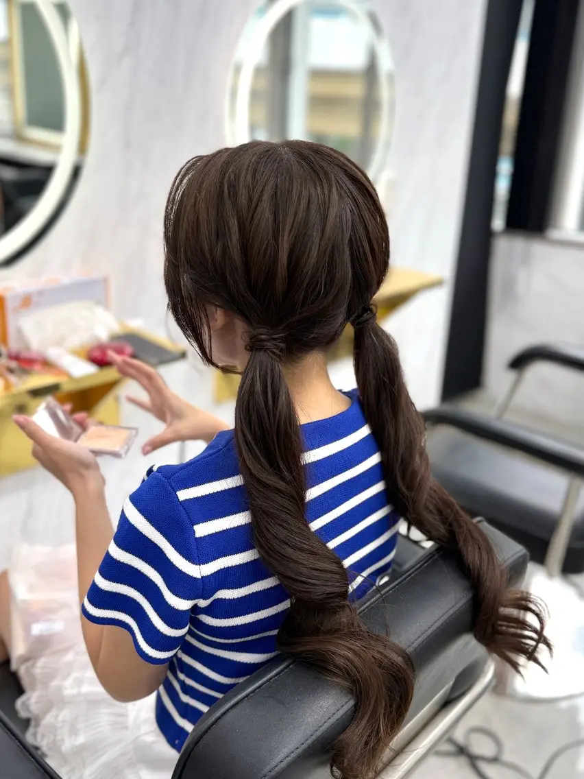 ロング ヘアアレンジ エクステ🩵ブリーチ 韓国ヘア🩵KAEのヘアスタイル