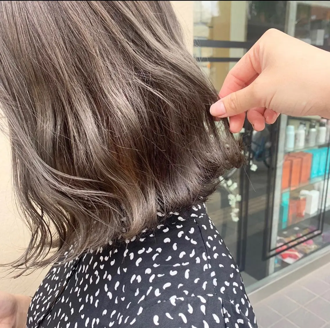 セミロング カラー ヘアアレンジ バレイヤージュ ベージュカラー ブロンド ボルドーカラー ダブルカラー ヘアカラー トリートメント 🌻Insta指名 NO.1🌻Shoのヘアスタイル