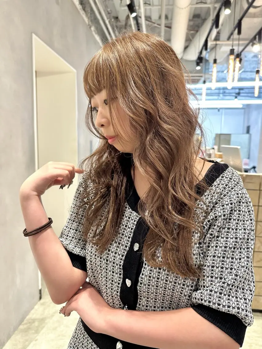 ロング カラー ベージュカラー ブリーチ ミルクティーベージュ カット ヘアカラー トリートメント 可愛いベージュ作る 美容師/あかね🧸のヘアスタイル