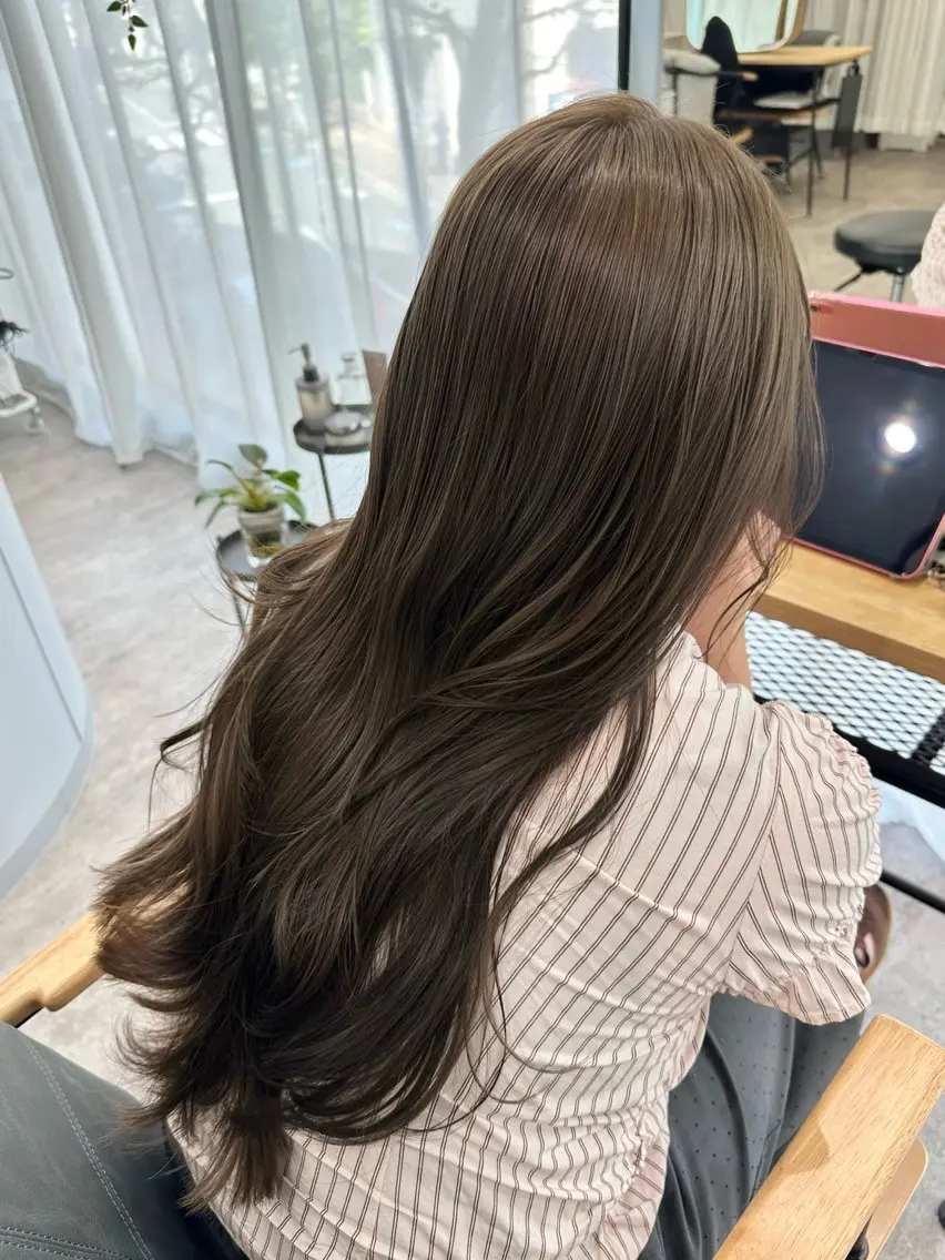 ロング カラー カット ヘアカラー トリートメント 韓国レイヤーカット/ 艶カラー/ noaのヘアスタイル