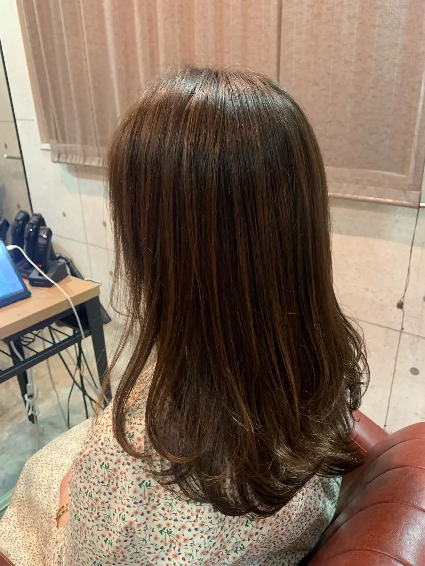 セミロング カラー ERIKO Tのヘアスタイル
