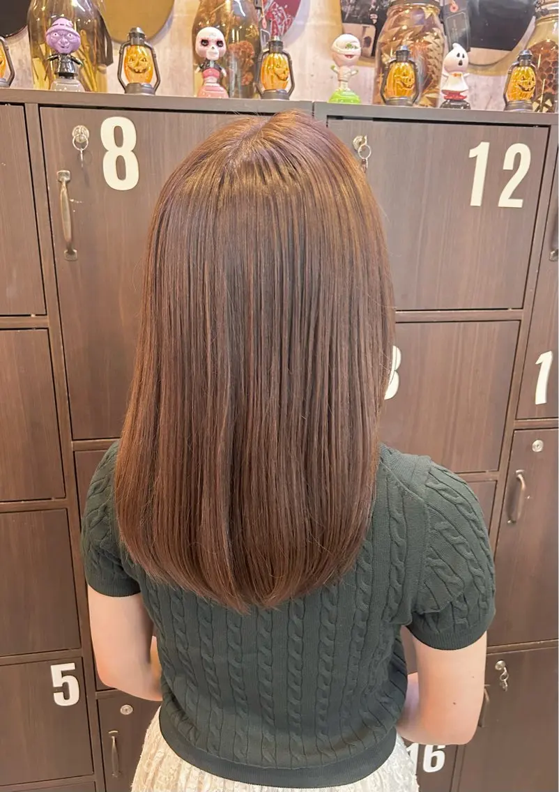 ミディアム カラー ブラウンカラー チョコレートブラウン 出川 結菜のヘアスタイル