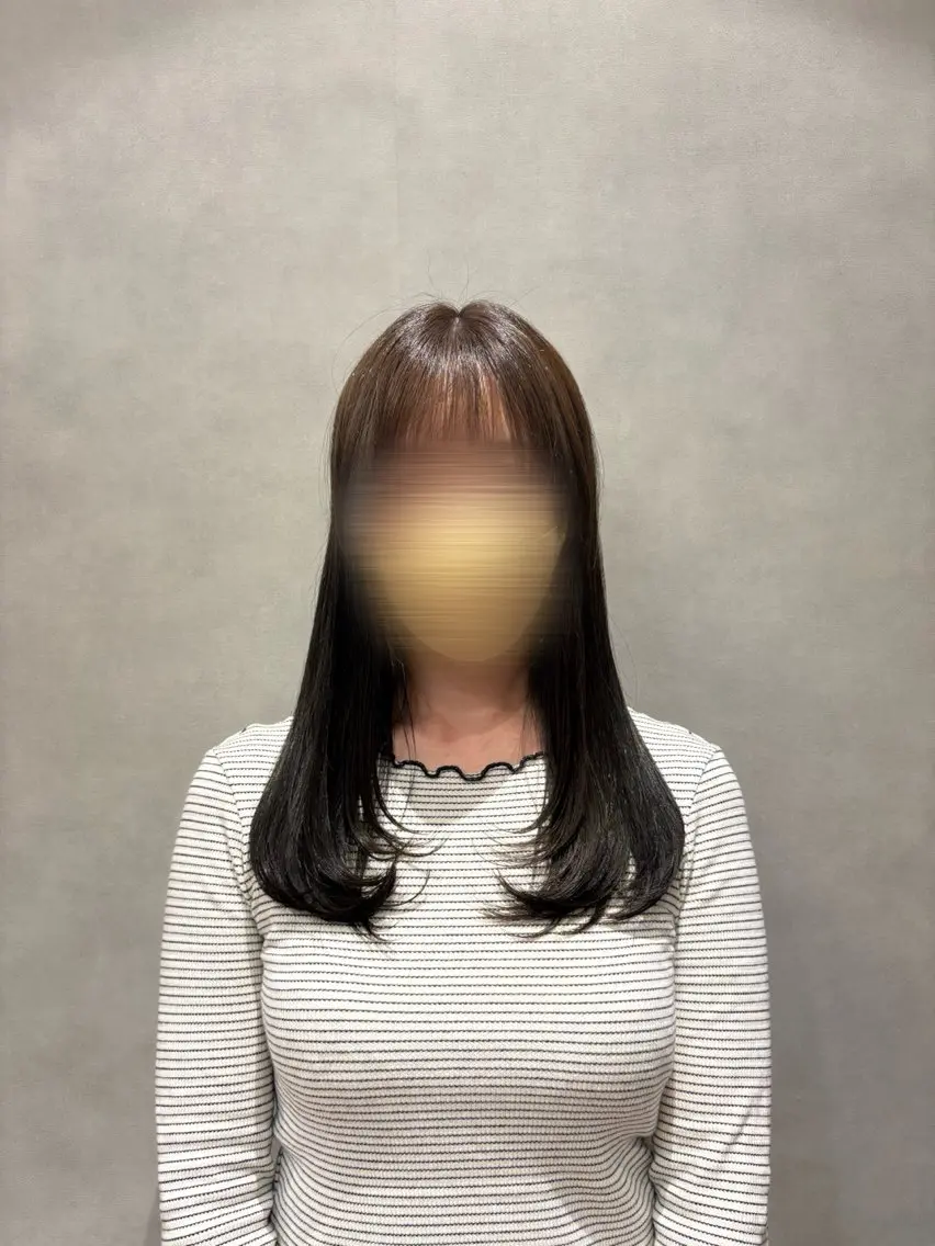 ミディアム レイヤーカット 中村 芹愛のヘアスタイル