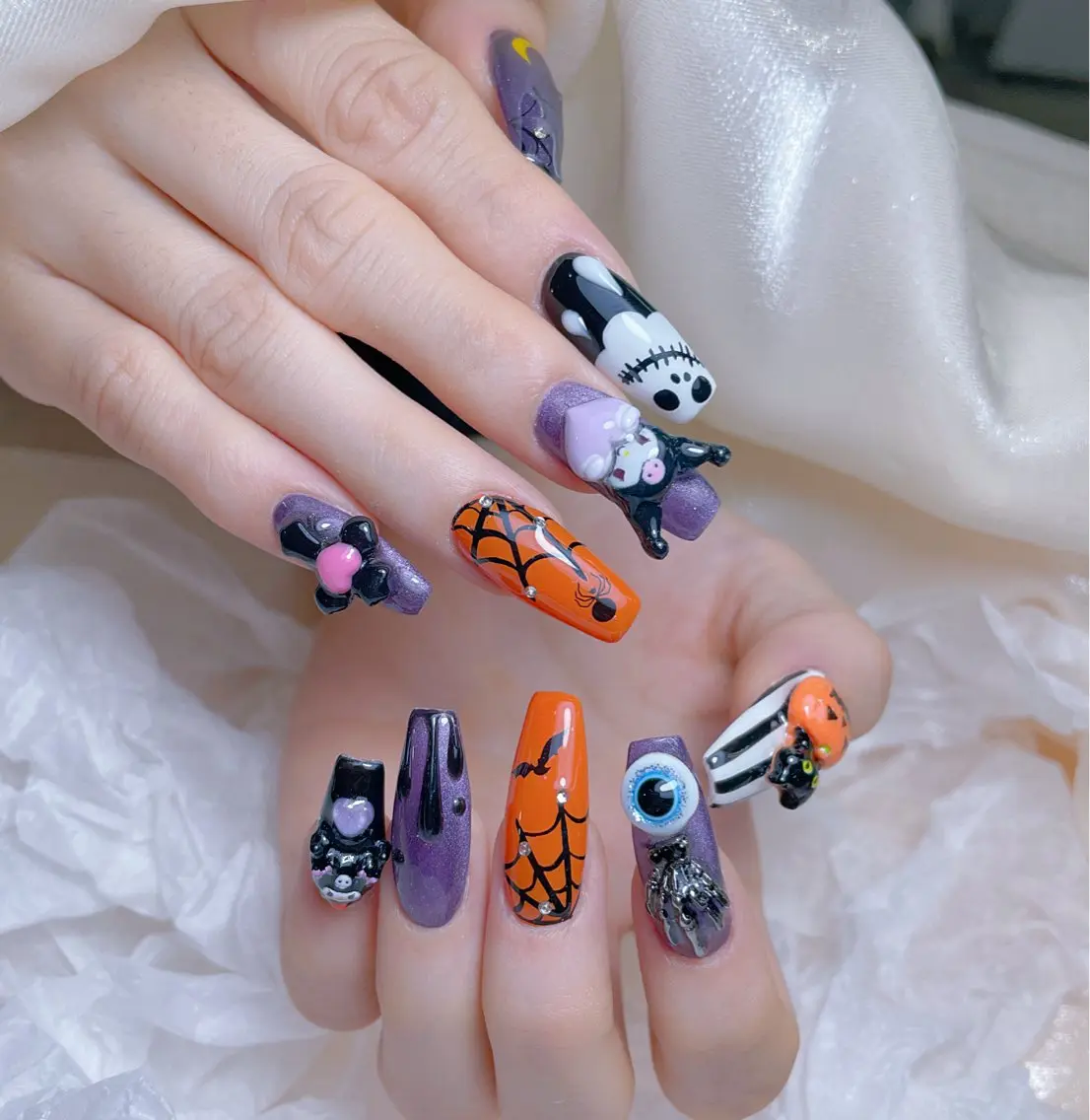 ネイル オーロラネイル チークネイル ハロウィン ハート マグネットネイル ハンドネイル 💅ネイル✨ プリンセスのネイルデザイン