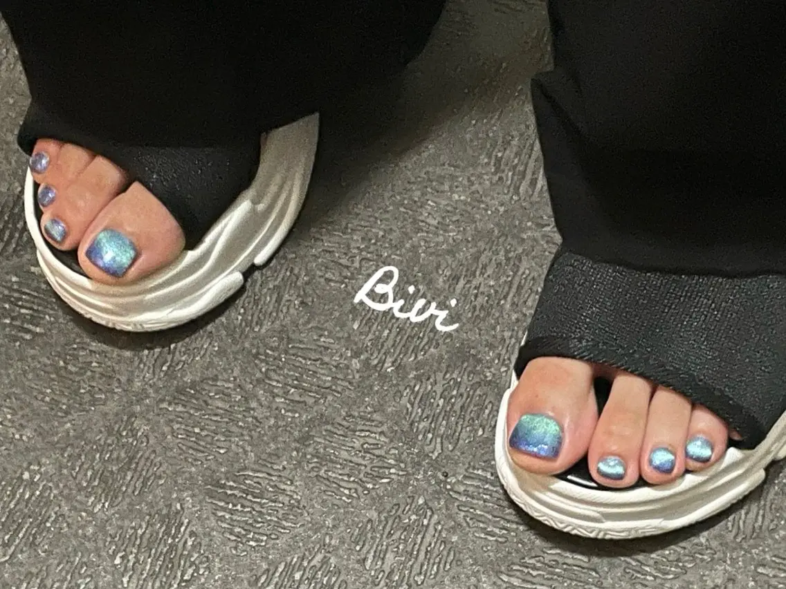 ネイル アートネイル フラッシュネイル フットネイル ラメ(グリッター) マグネットネイル フットネイル ♡Bivi♡自爪に 優しいネイルサロンのネイルデザイン