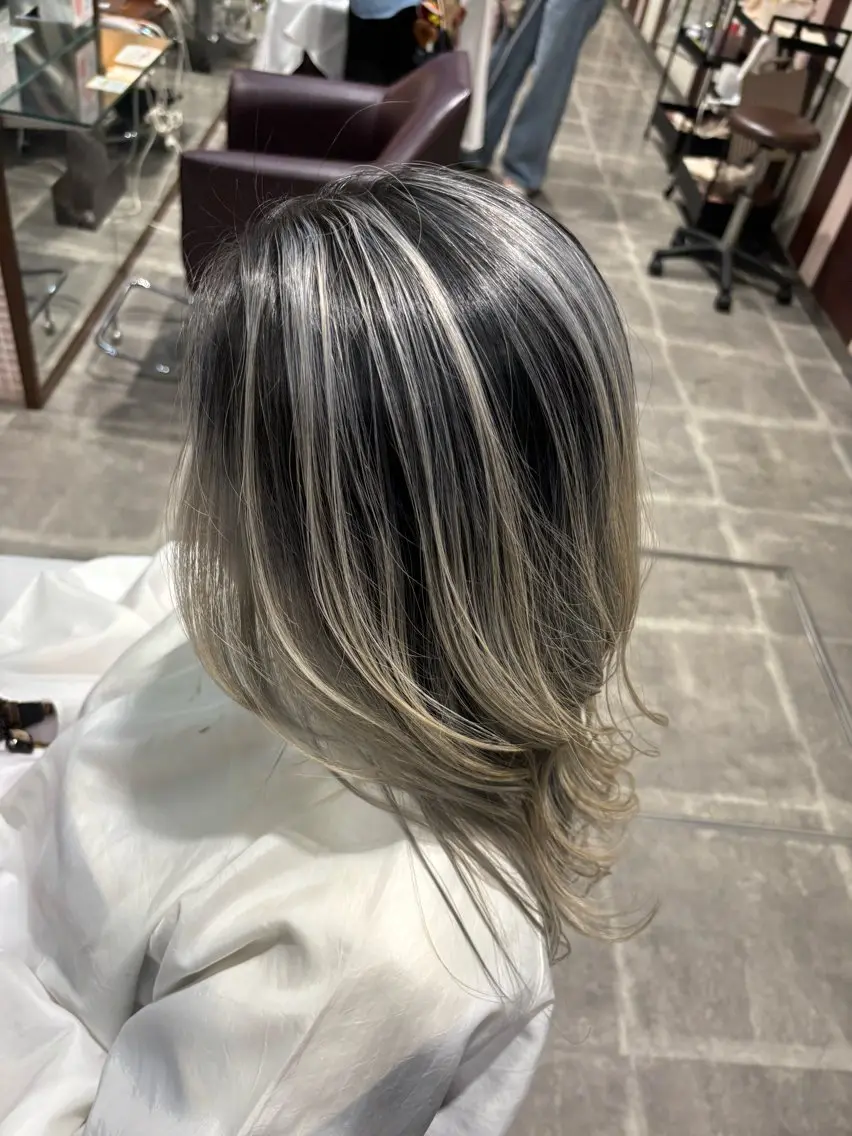 ロング カラー バレイヤージュ レイヤーカット カット ヘアカラー 🌟心斎橋レイヤー 艶ハイトーン/ウルフのヘアスタイル