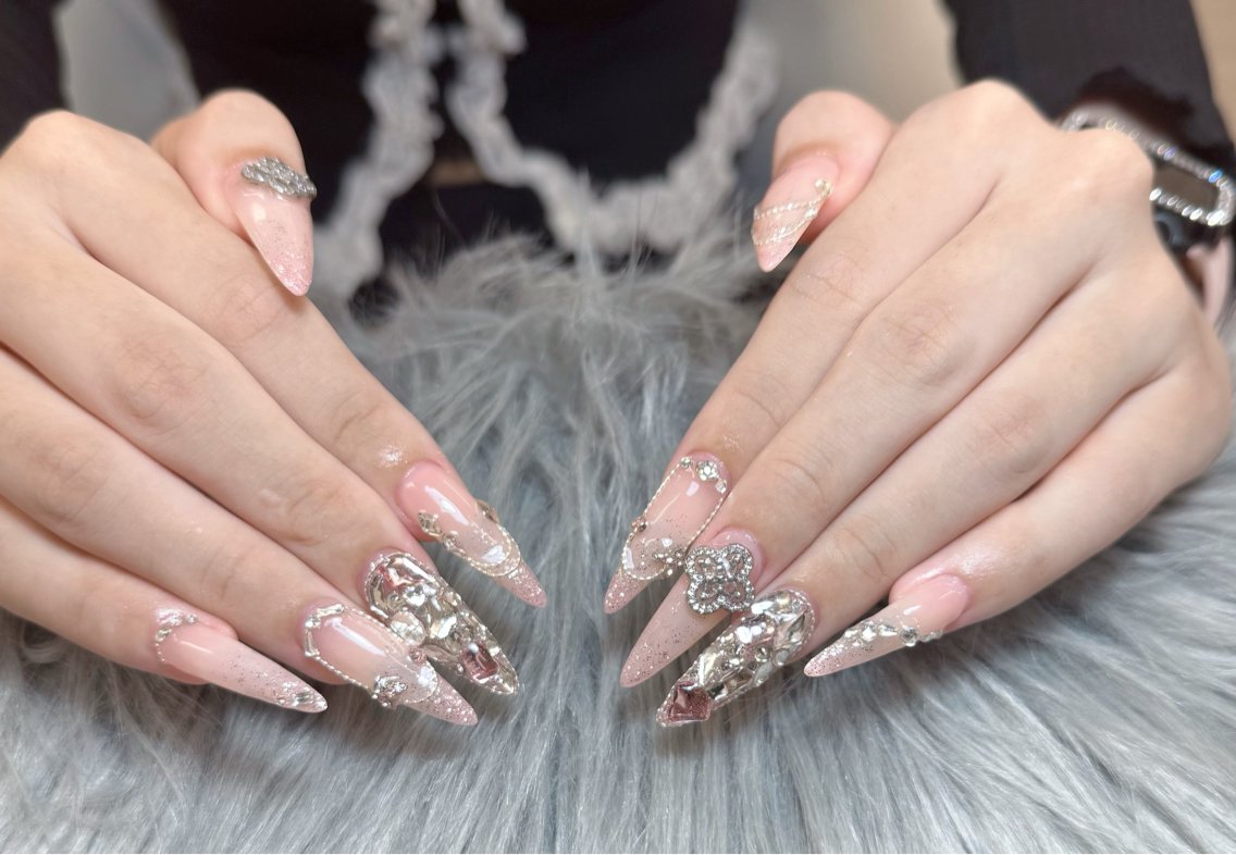 ネイル ハンドネイル ハンドケア Anh Nail 歌舞伎町のネイルデザイン