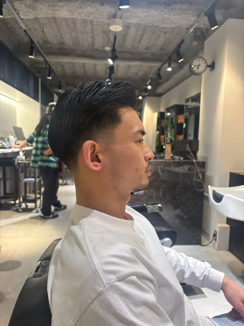 ミディアム ガクト GLASSYのヘアスタイル