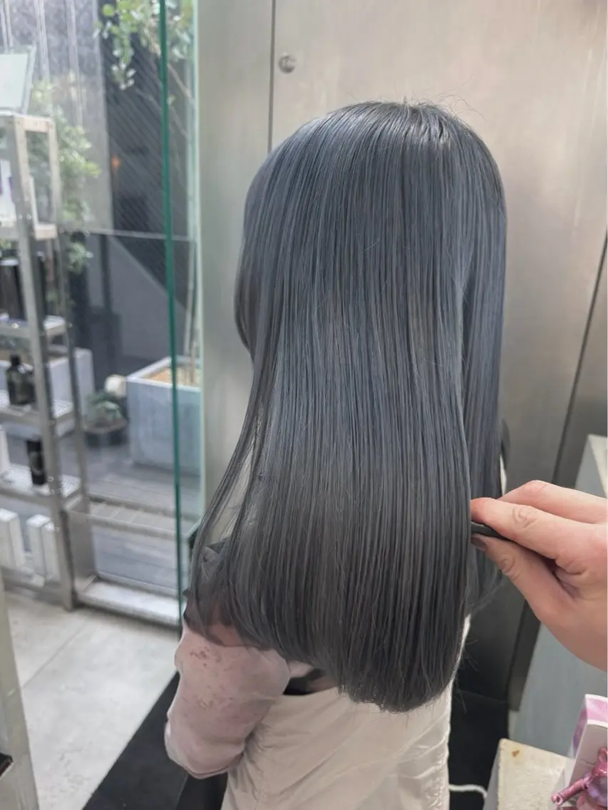 ミディアム カラー ブリーチ ブルーカラー ヘアカラー トリートメント CHERIEブリーチ ダブルカラー 天神のヘアスタイル