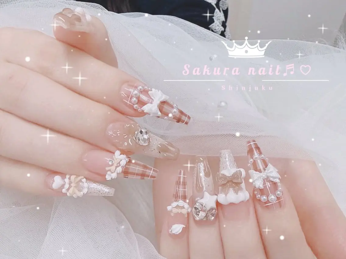 ネイル オーロラネイル クリアネイル フレンチネイル ジェルネイル ガーリー ハンドネイル Sakura Nanaのネイルデザイン